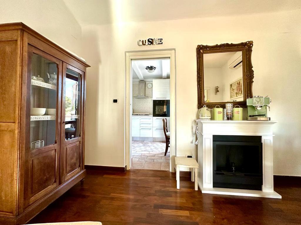 Casa Danila Apartman Quercianella Kültér fotó