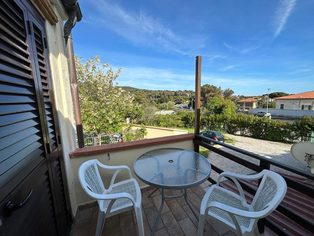 Casa Danila Apartman Quercianella Kültér fotó